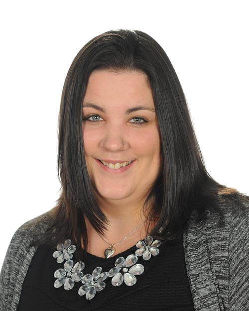Mrs Lauren Saunders